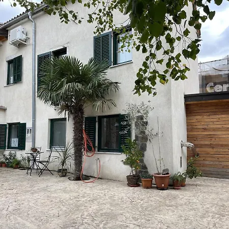 Rozalka Vipava Valley Apartment *